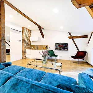 Cinema Aparthotel